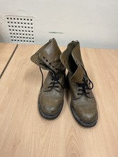 Dr Martens 1460 Doc Classic Black  Leather Ankle 8 eyelet Boots Size UK 9