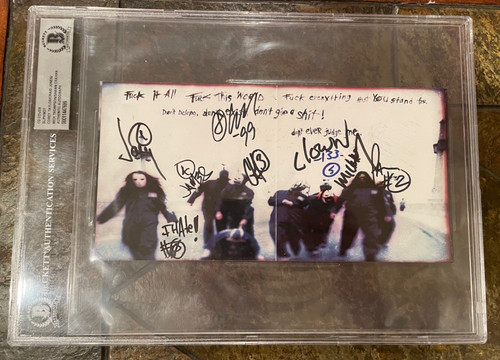 Signed slipknot - -,