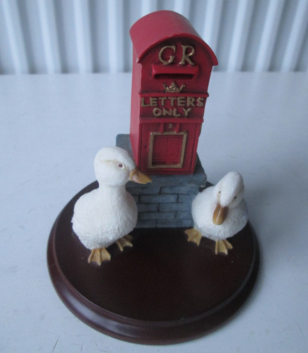 Leonardo two geese - geese, post