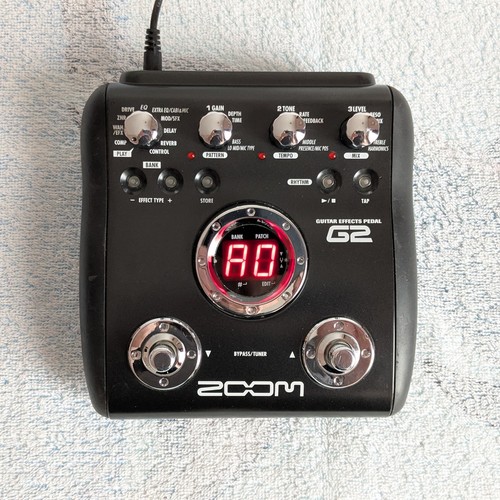 Zoom guitar effects pedal - zoom,