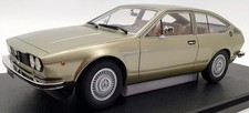 Cult 1/18 Scale Model Car CML
