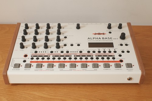 Jomox alpha base - alpha, analog