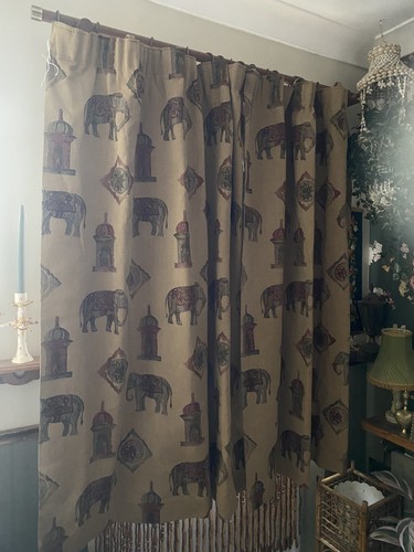 Traditional bespoke jacquard