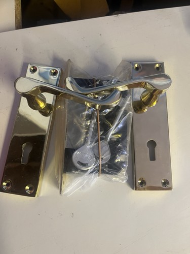 Gold chrome locking door - locking,
