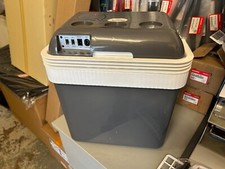 Streetwize 24 Litre Thermoelectric Cooler & Warmer Box
