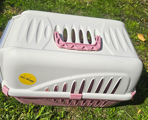 Large cat carrier - box, puppy
