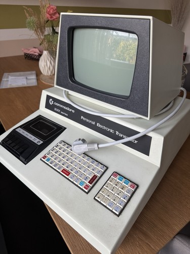 Commodore pet 2001 chiclet - pet, 8k