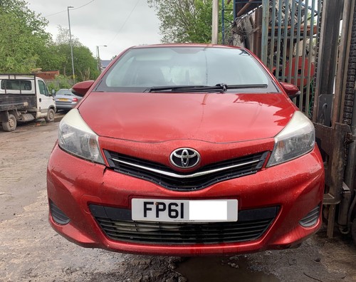 Toyota yaris petrol 2011 - toyota, 1.3
