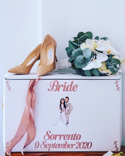 One sided wedding dress travel - sided,