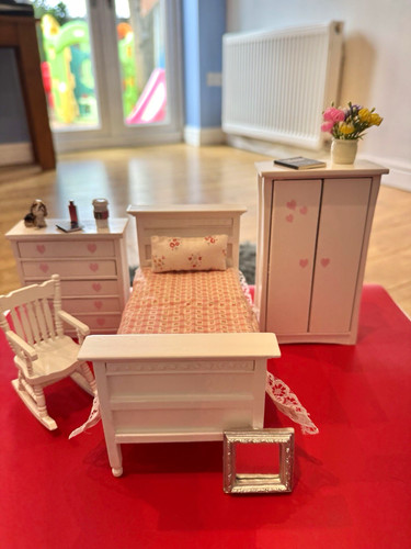 Dolls house modern - dolls,