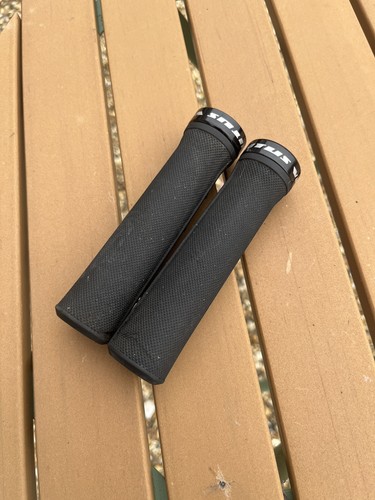 Vitus black lock - lock, grips