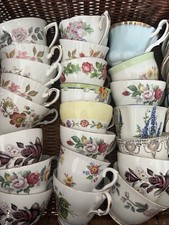 Vintage Job Lot 15 Vintage China Tea Cups. No saucers. Ref:Cups1255