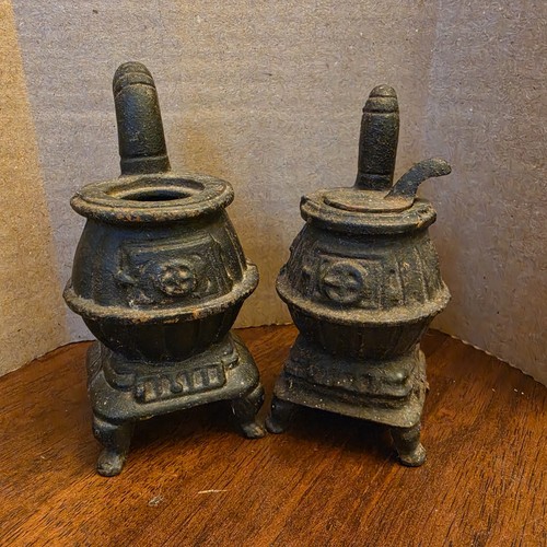 Vintage miniature cast iron - miniature,