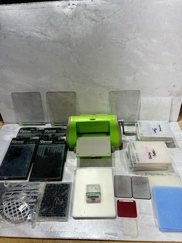 Green cuttlebug die cutting - die,