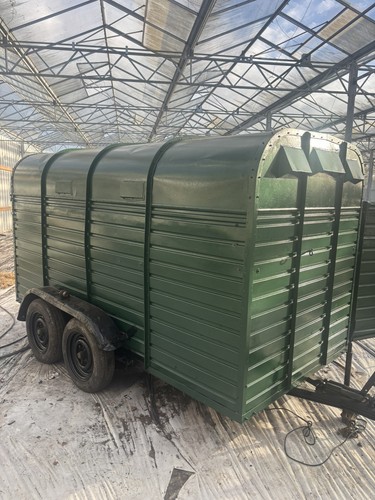 Rice horse trailer - horse,