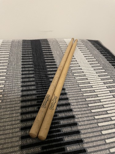 Guitar hero wooden - drum, sticks