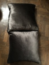 2 X Laura Ashley Nigella