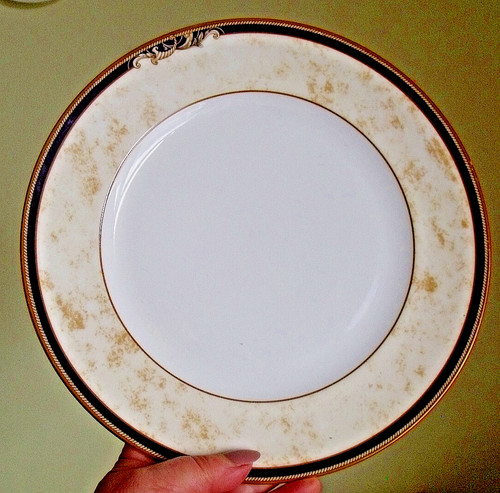 Wedgwood cornucopia - x,