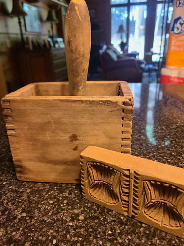 Wood chocolate mold piece - chocolate, 3-piece