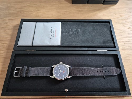Nomos glashutte club - nomos,