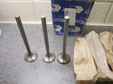 International Harvester Tractor 240,454,464,484,D523 etc. Engine inlet Valve x 3