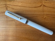 Sheaffer  No-Nonsense White GT  Fountain Pen