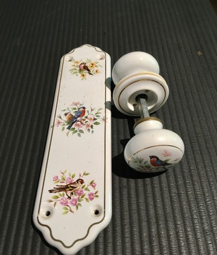 White ceramic door finger - door,