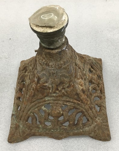 Antique cast iron oil - iron, lamp