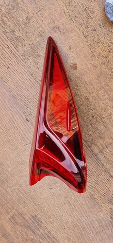 Toyota prius tail light - prius,
