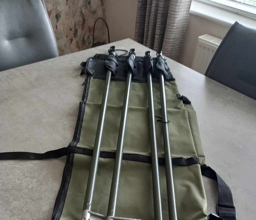 Hide poles with large decoy - 4,