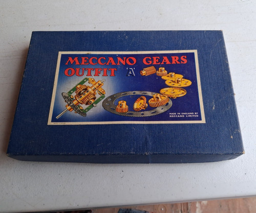 Meccano vintage gear outfit - outfit, a