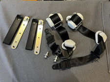 VW Transporter Rear Seat Belts