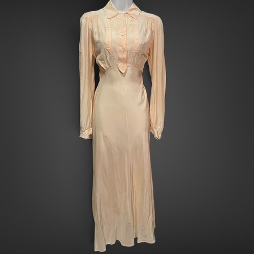 1930s mondaine peach - 1930s,