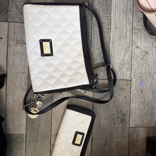 Guess bag and matching - bag,