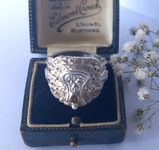 A vintage sterling silver saddle ring in good used condition - 11.6 grams