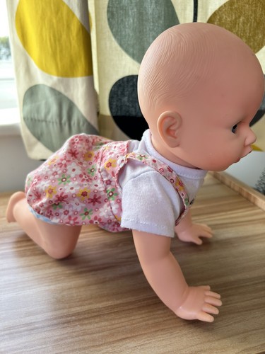 Tak may crawling talking - tak, &