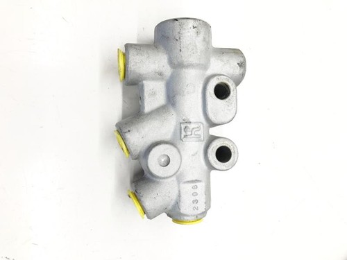 Brake distributor piaggio mp3 - distributor,