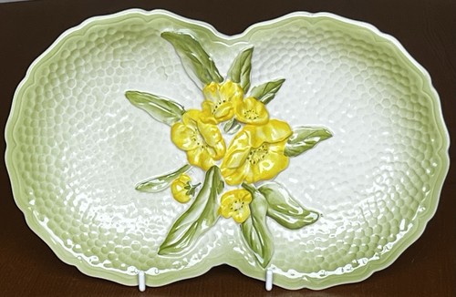 Carlton ware floral embossed - ware,