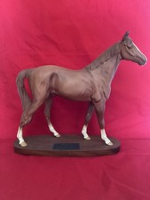 BESWICK CONNOISSEUR THE MINSTREL ON WOODEN BASE