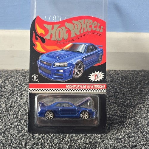 Hotwheels red line club - red,