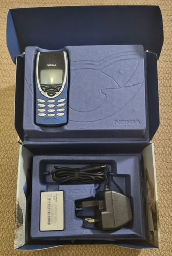 Nokia 8210 classic - 8210,