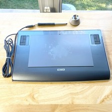 Wacom Intuos 3 Graphics Tablet PTZ-631W 6"x11" Gray USB w/ Pen and Holder - Used