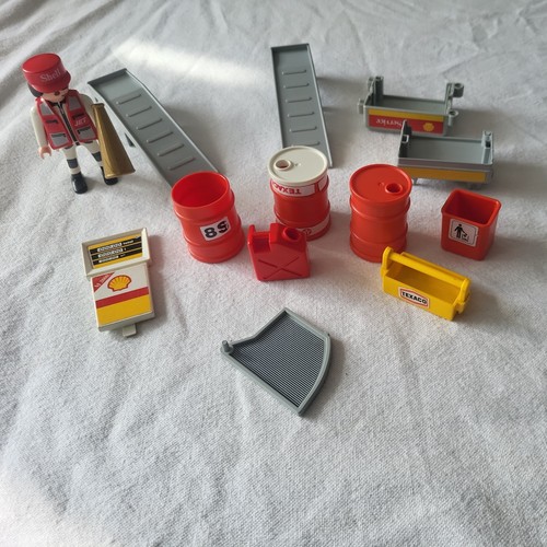 Playmobil oil cans - playmobil,