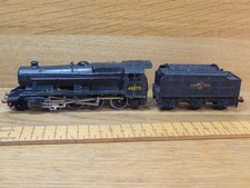 Hornby Dublo OO 2 Rail BR 8F 48073  2-8-0 Steam Locomotive with Tender - runs