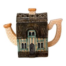 Leonardo 'Thatched Cottage'