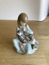 Lladro Cat Nap Girl Figurine 
