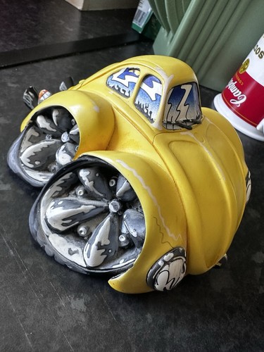 Speed freaks bug - speed, yellow