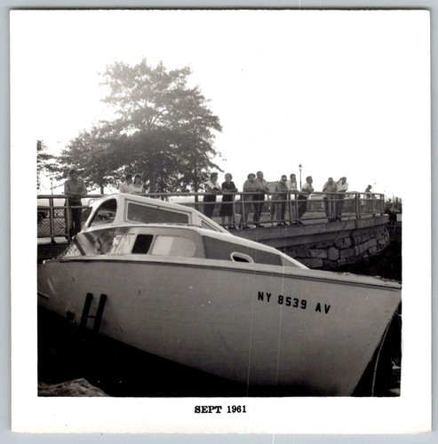 Vtg snapshot group looking - vtg, b&w