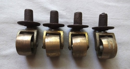 Used unbranded small - small, brass