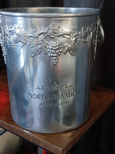 Moet chandon champagne - moet,